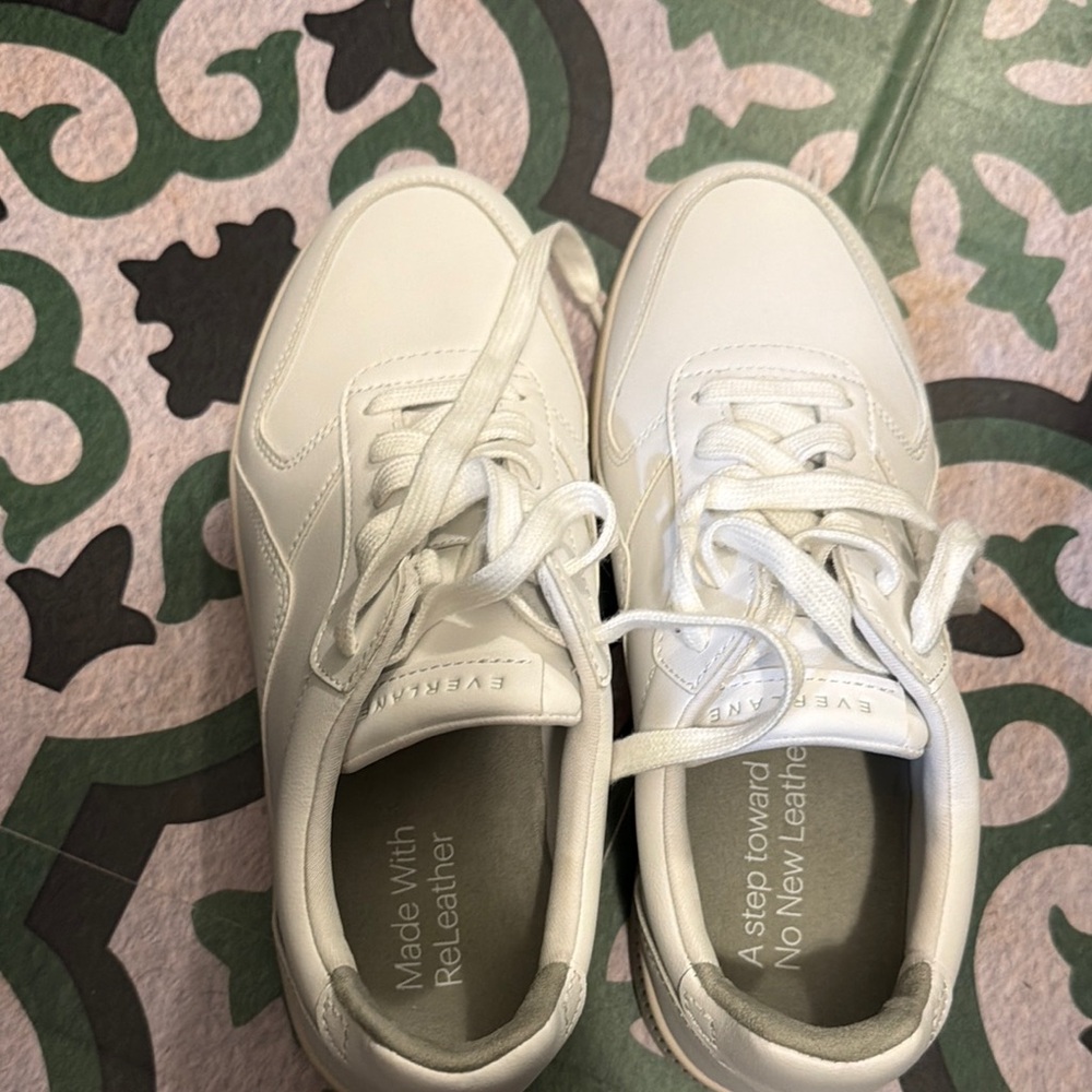 White Sneakers with Relacher Technology